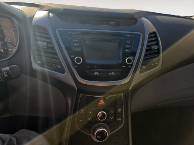 Used 2015 Hyundai Elantra SE w/ Option Group 02 FWD image 14