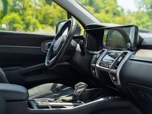 Used 2023 Kia Sorento X-Line EX image 12