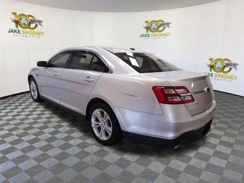 Used 2017 Ford Taurus SE image 7