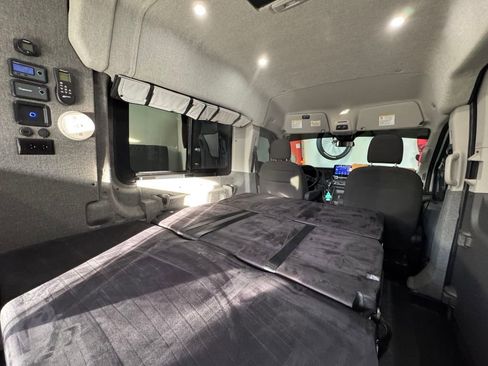 Used 2021 Ford Transit 350 Medium Roof AWD image 30