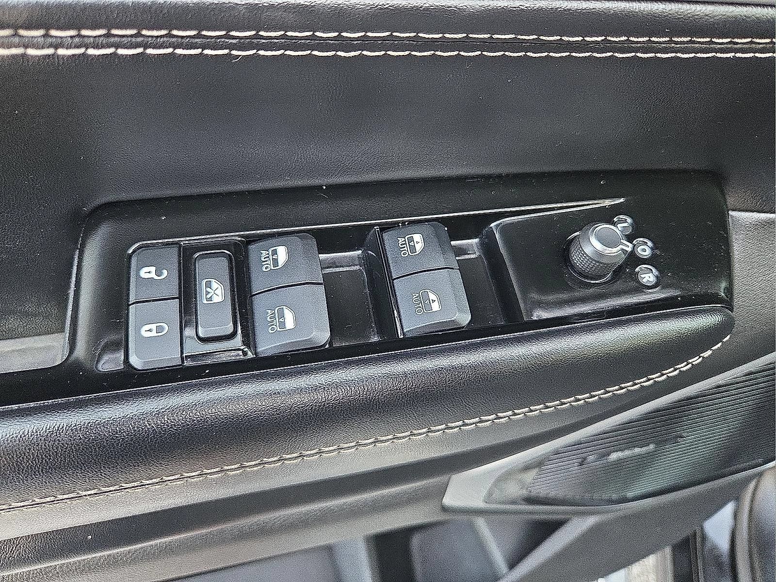Used 2022 Jeep Wagoneer Series III w/ Premium Group I AWD/4WD image 16