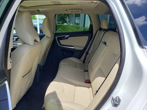 Used 2016 Volvo XC60 T6 Platinum w/ Climate Package AWD/4WD image 8
