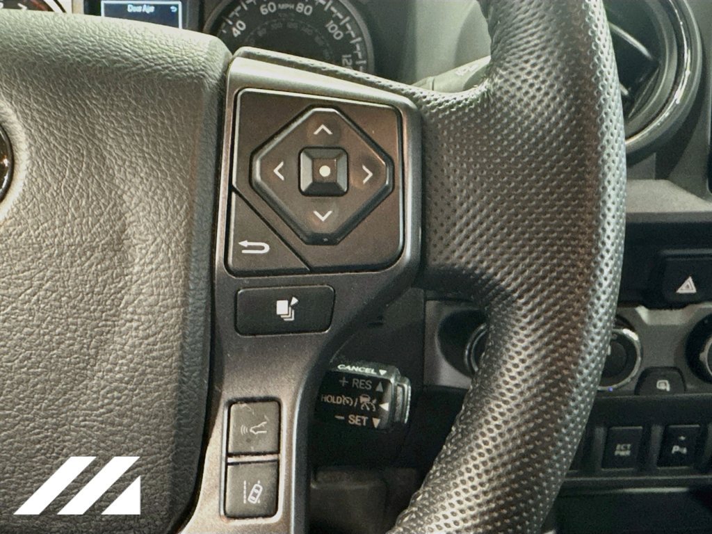 Used 2022 Toyota Tacoma TRD Off-Road w/ Technology Package AWD/4WD image 13