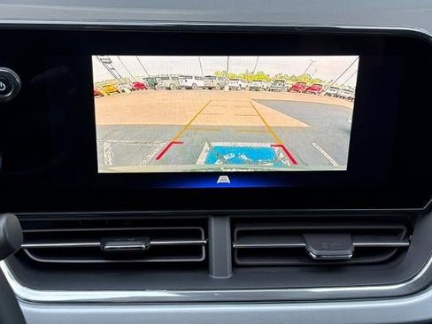 New 2026 Chevrolet Trax LT w/ LT Convenience Package FWD image 20