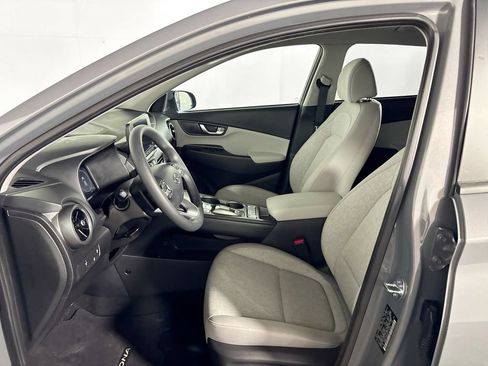 Used 2023 Hyundai Kona SE FWD image 11