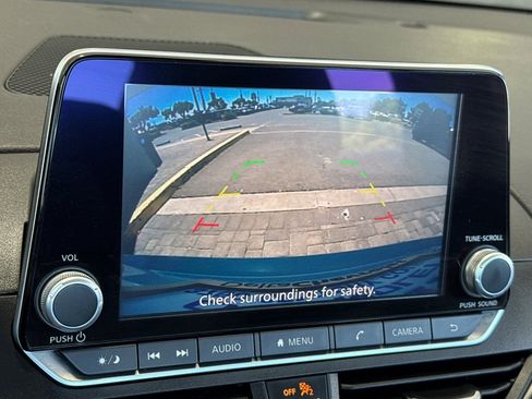 Used 2025 Nissan Altima 2.5 SV FWD image 18