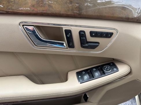 Used 2010 Mercedes-Benz E 350 Sedan image 12