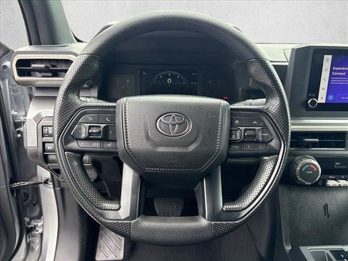 Certified 2025 Toyota Tacoma SR5 AWD/4WD image 17