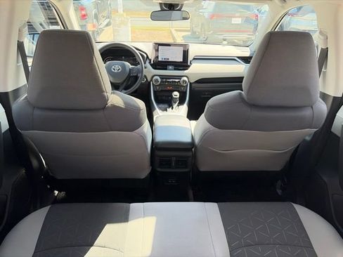 Used 2025 Toyota RAV4 XLE w/ Convenience Package FWD image 18