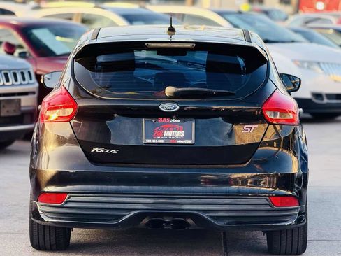 Used 2017 Ford Focus ST w/ Equipment Group 401A image 5