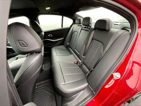 Used 2026 BMW 330i Sedan w/ M Sport Package image 27