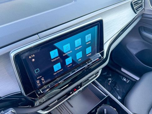 New 2026 Volkswagen Atlas Cross Sport SE AWD/4WD image 22
