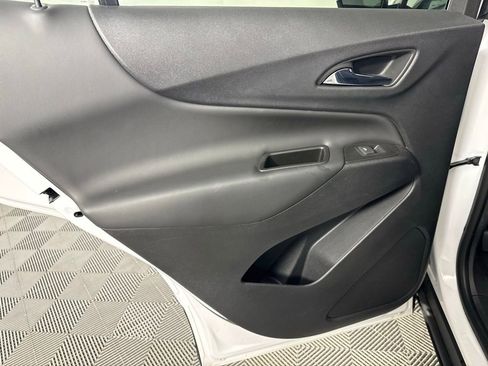 Used 2023 Chevrolet Equinox LT image 23