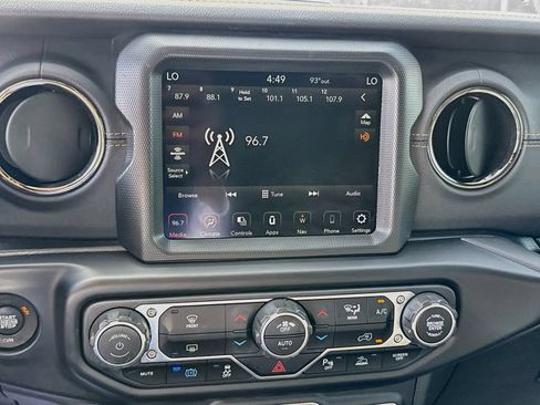 Used 2023 Jeep Wrangler Unlimited Sahara AWD/4WD image 16