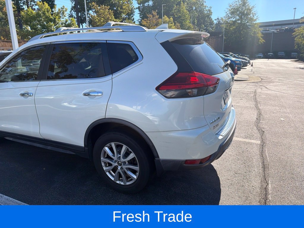 Used 2017 Nissan Rogue SV w/ SV Premium Package AWD/4WD image 2