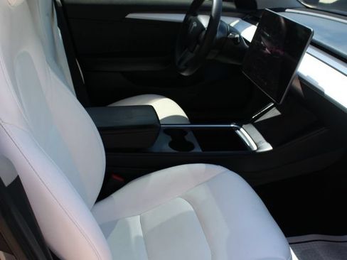 Used 2022 Tesla Model 3 Long Range AWD/4WD image 10