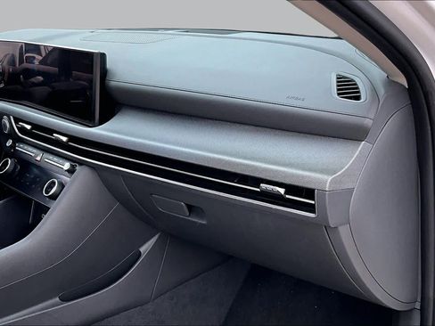 Used 2025 Hyundai Sonata SEL FWD image 16