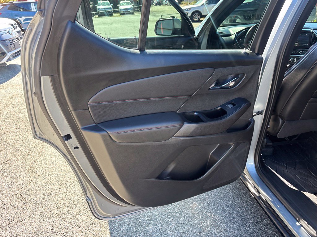 Used 2023 Chevrolet Traverse RS w/ LPO, Floor Liner Package AWD/4WD image 20