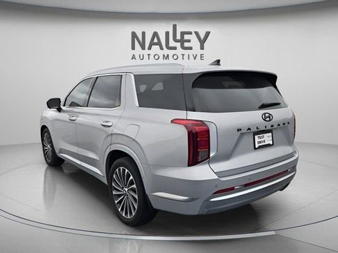 Used 2025 Hyundai Palisade Calligraphy image 2