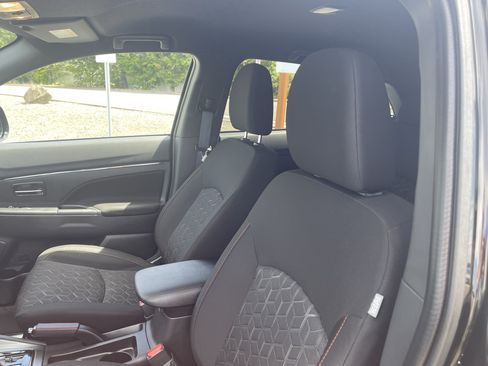 Used 2025 Mitsubishi Outlander Sport AWD image 18
