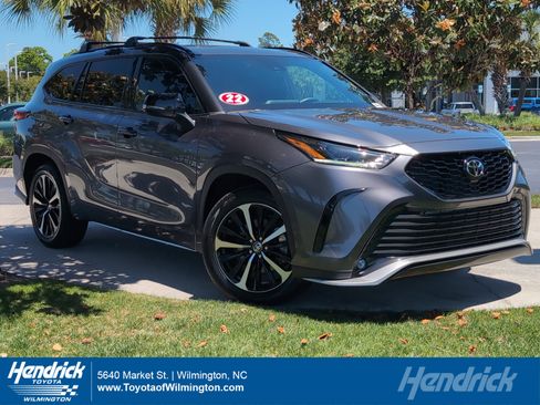 Used 2022 Toyota Highlander XSE AWD/4WD image 1