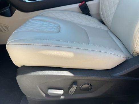 Used 2023 Ford Edge Titanium AWD/4WD image 23