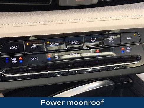 Used 2023 Buick Envision Avenir AWD/4WD image 15