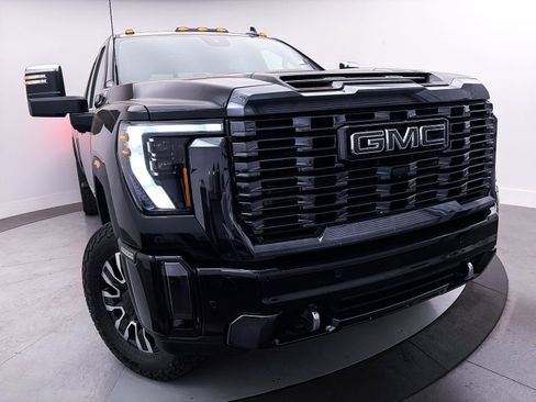 Used 2024 GMC Sierra 2500 Denali Ultimate AWD/4WD image 3