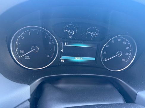 Used 2019 Buick Enclave Essence image 12