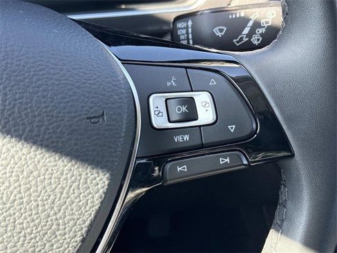 Used 2020 Volkswagen Tiguan SEL image 24