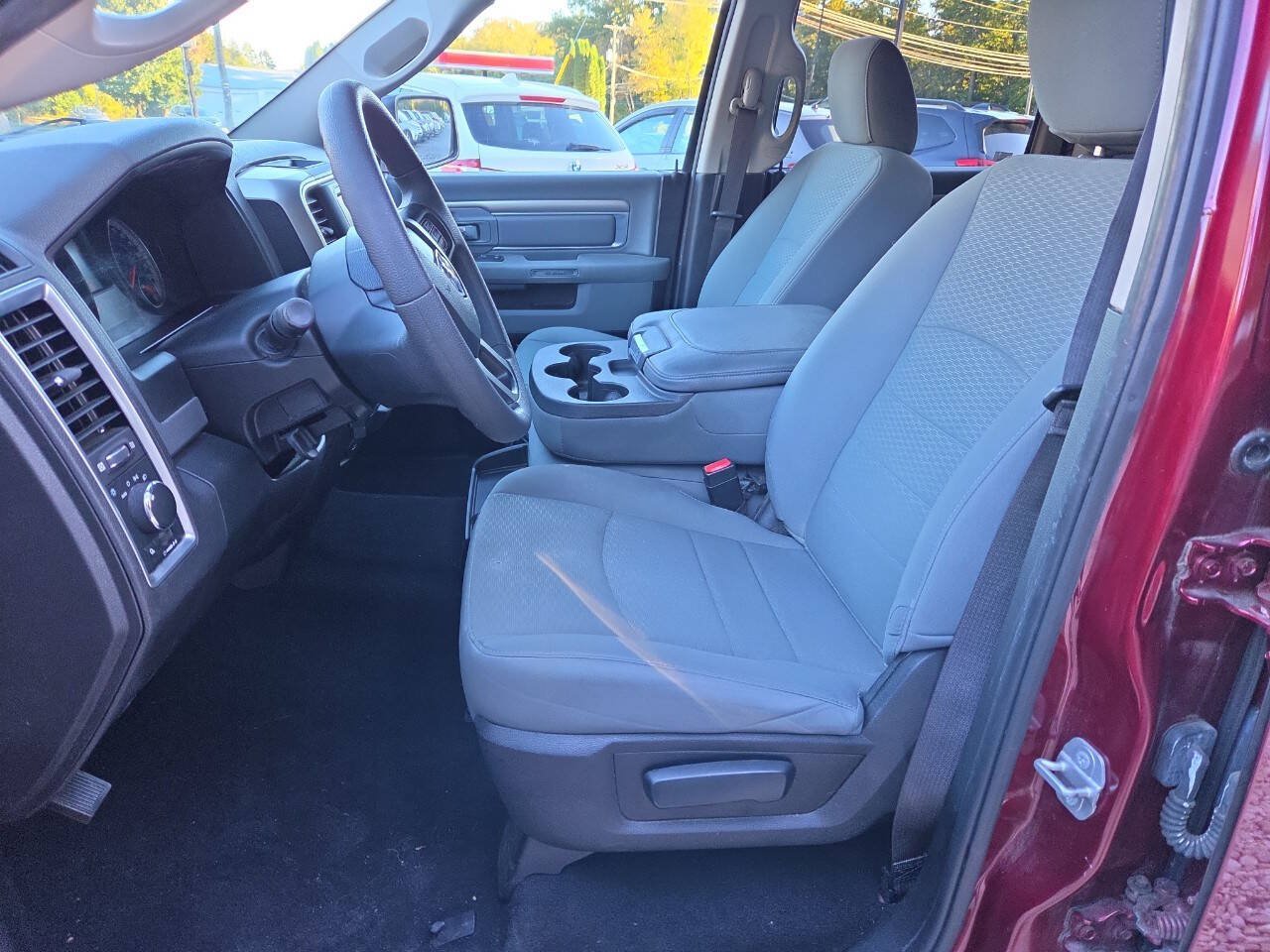 Used 2019 RAM 1500 Classic SLT AWD/4WD image 19