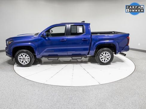 Used 2025 Toyota Tacoma SR5 image 32