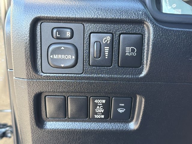 Used 2022 Toyota 4Runner TRD Off-Road AWD/4WD image 32