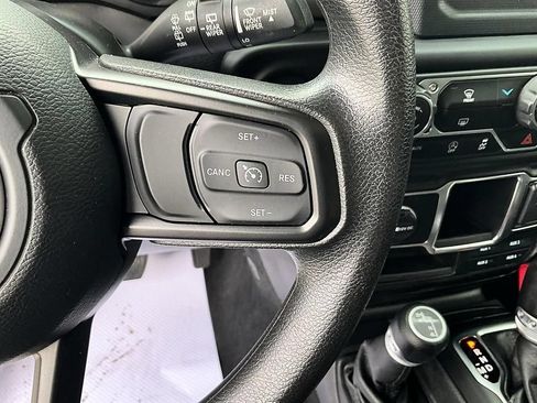 Used 2022 Jeep Wrangler Sport AWD/4WD image 29