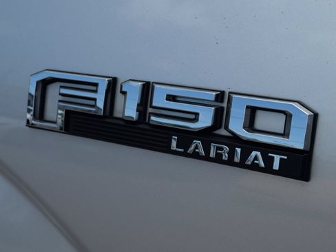 Used 2019 Ford F150 Lariat w/ Equipment Group 502A Luxury AWD/4WD image 19