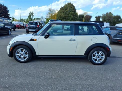 Used 2013 MINI Cooper Hardtop image 2