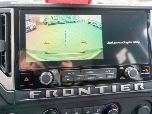 Certified 2025 Nissan Frontier SV image 27