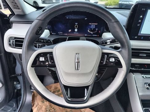 Used 2025 Lincoln Aviator Reserve w/ Luxury Package RWD image 11