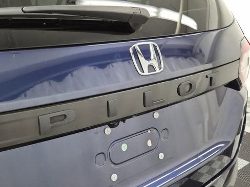 Used 2023 Honda Pilot EX-L image 7