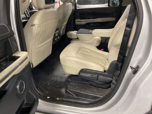 Used 2019 Ford Expedition Max Platinum RWD image 10