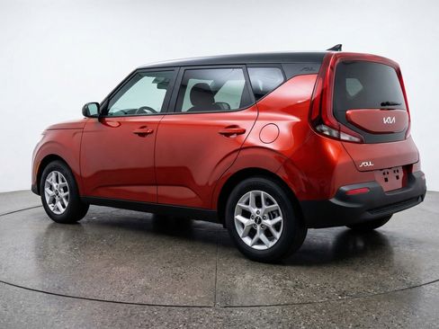 Used 2025 Kia Soul LX w/ LX Technology Package image 6