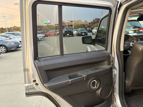 Used 2010 Jeep Commander Limited w/ Trailer Tow Group IV image 35