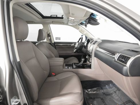 Certified 2021 Lexus GX 460 Premium w/ Premium Package AWD/4WD image 19