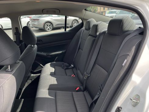 Used 2025 Nissan Altima 2.5 SV FWD image 27