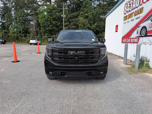 Used 2022 GMC Sierra 1500 Elevation w/ Elevation Premium Package AWD/4WD image 3