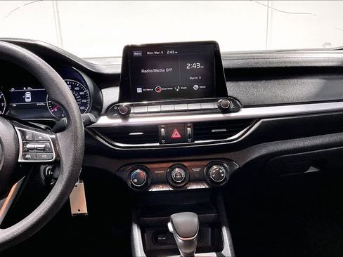 Used 2024 Kia Forte LXS image 8