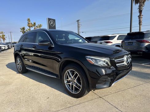 Used 2018 Mercedes-Benz GLC 300 4MATIC image 3
