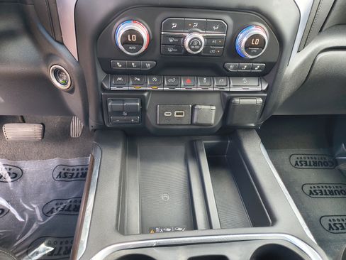 Used 2019 GMC Sierra 1500 SLT w/ SLT Premium Plus Package AWD/4WD image 29