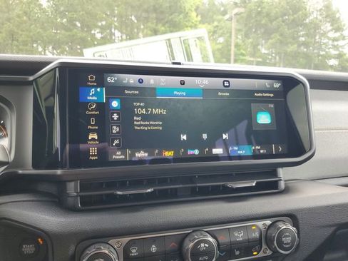 New 2025 Jeep Gladiator Sport image 19