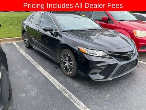 Used 2020 Toyota Camry SE w/ Convenience Package FWD image 1